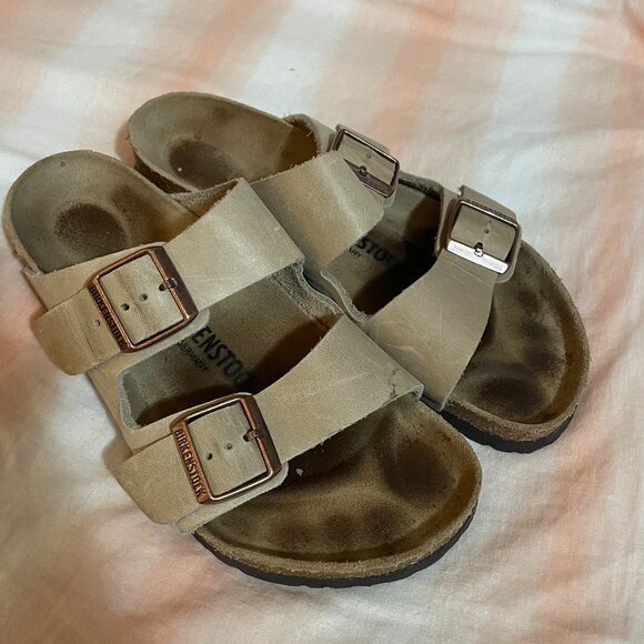 Birkenstock Arizona Sandal Size 40 Tan/Beige - Picture 1 of 7